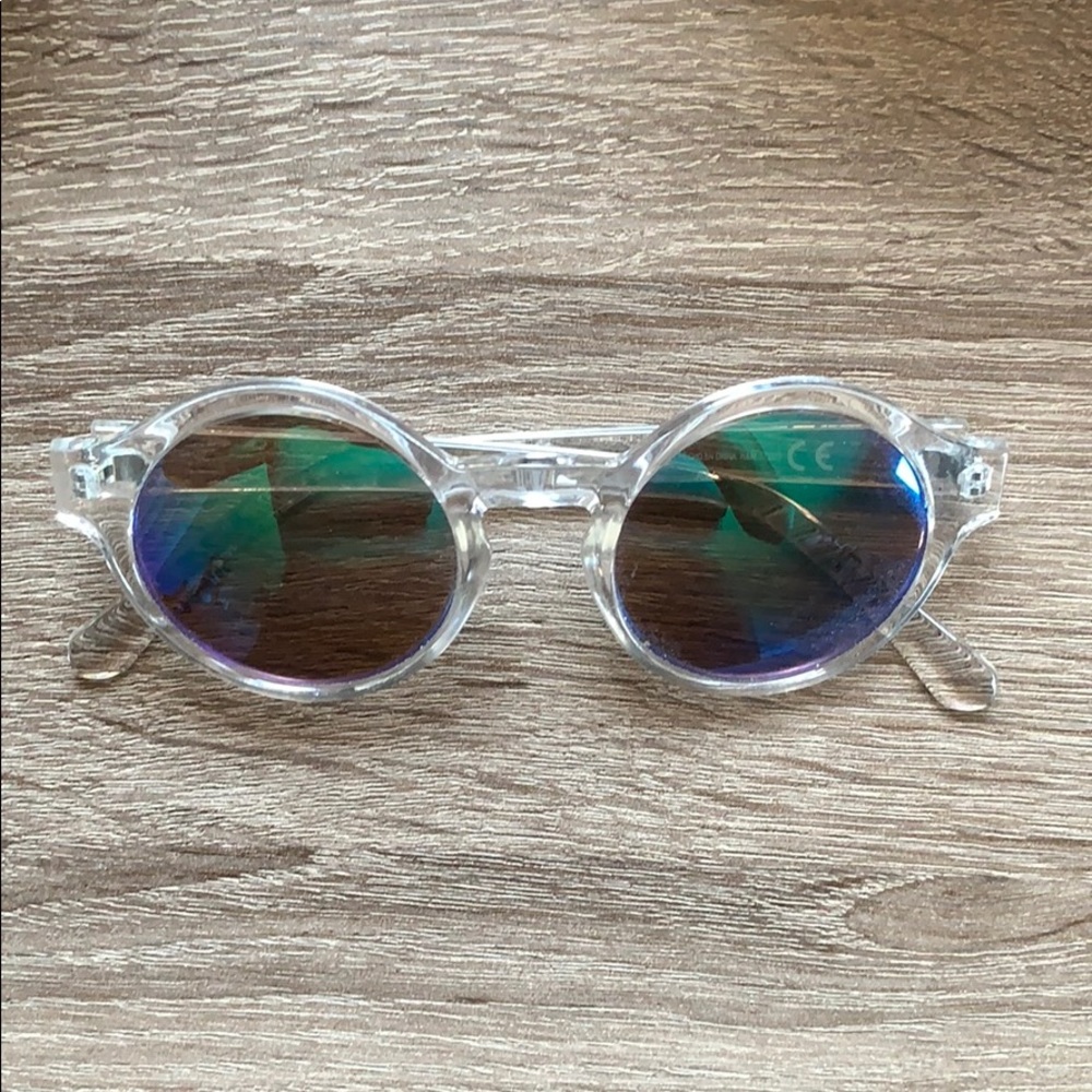 Green/blue round sunnies